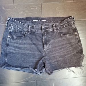 NWOT Old Navy Mid Rise Boyfriend Shorts